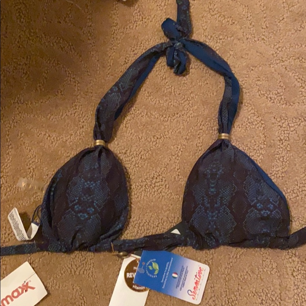NWT Vitamin A bikini top XS
